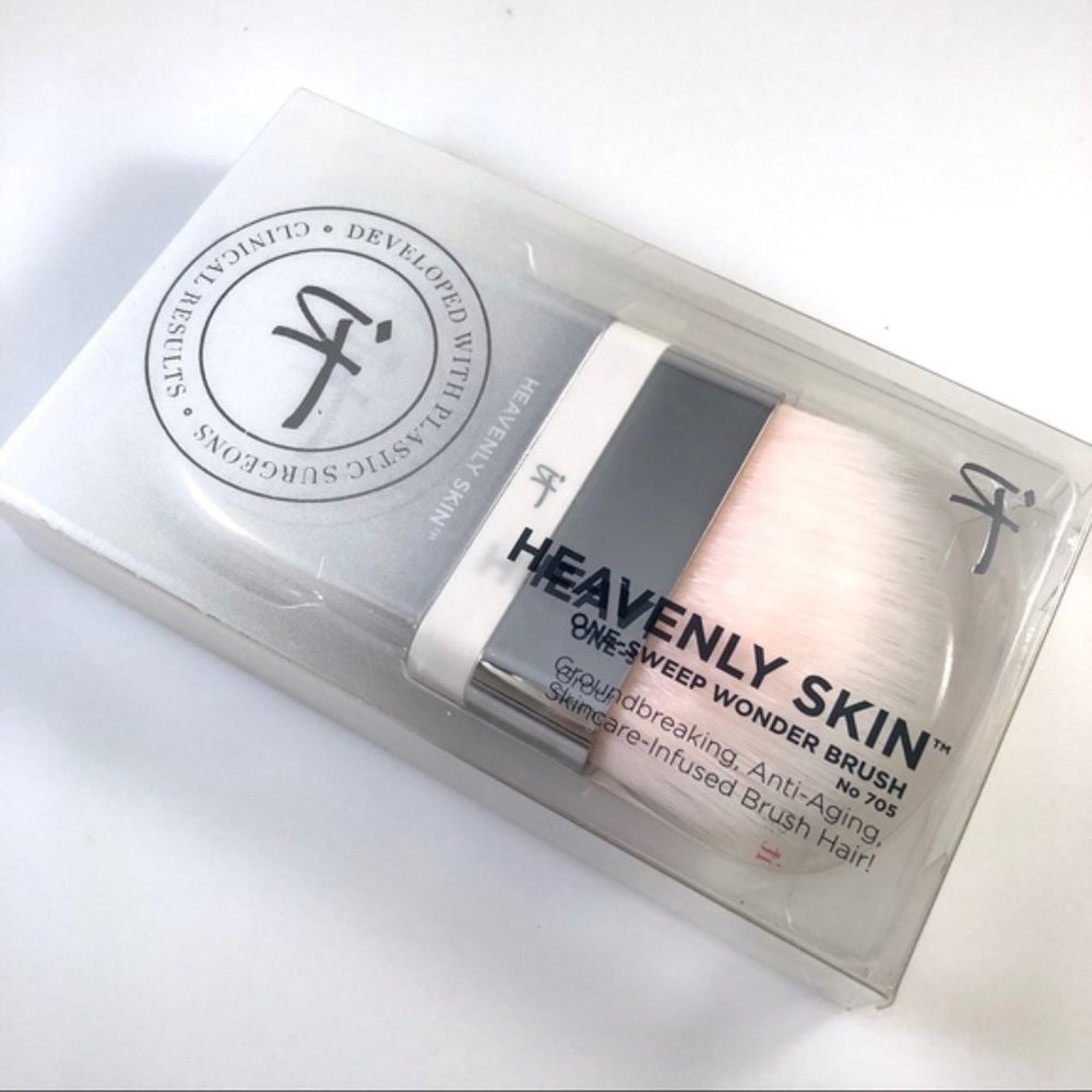 IT Cosmetics Heavenly Skin One Sweep Wonder Brush